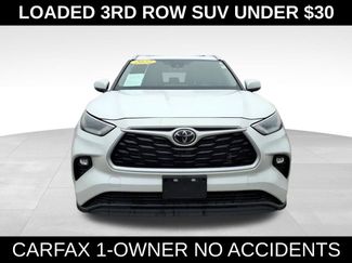 Used 2022 Toyota Highlander XLE AWD/4WD video 3