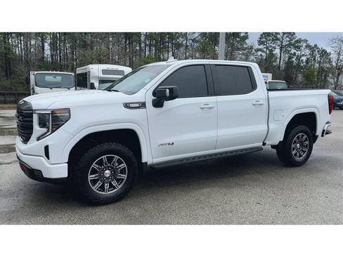 Certified 2024 GMC Sierra 1500 AT4 w/ Technology Package AWD/4WD image 5