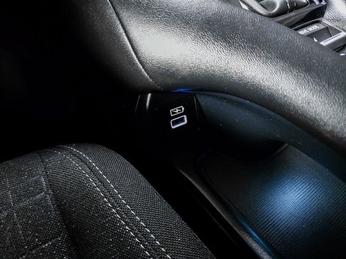 Used 2023 Honda HR-V LX image 32