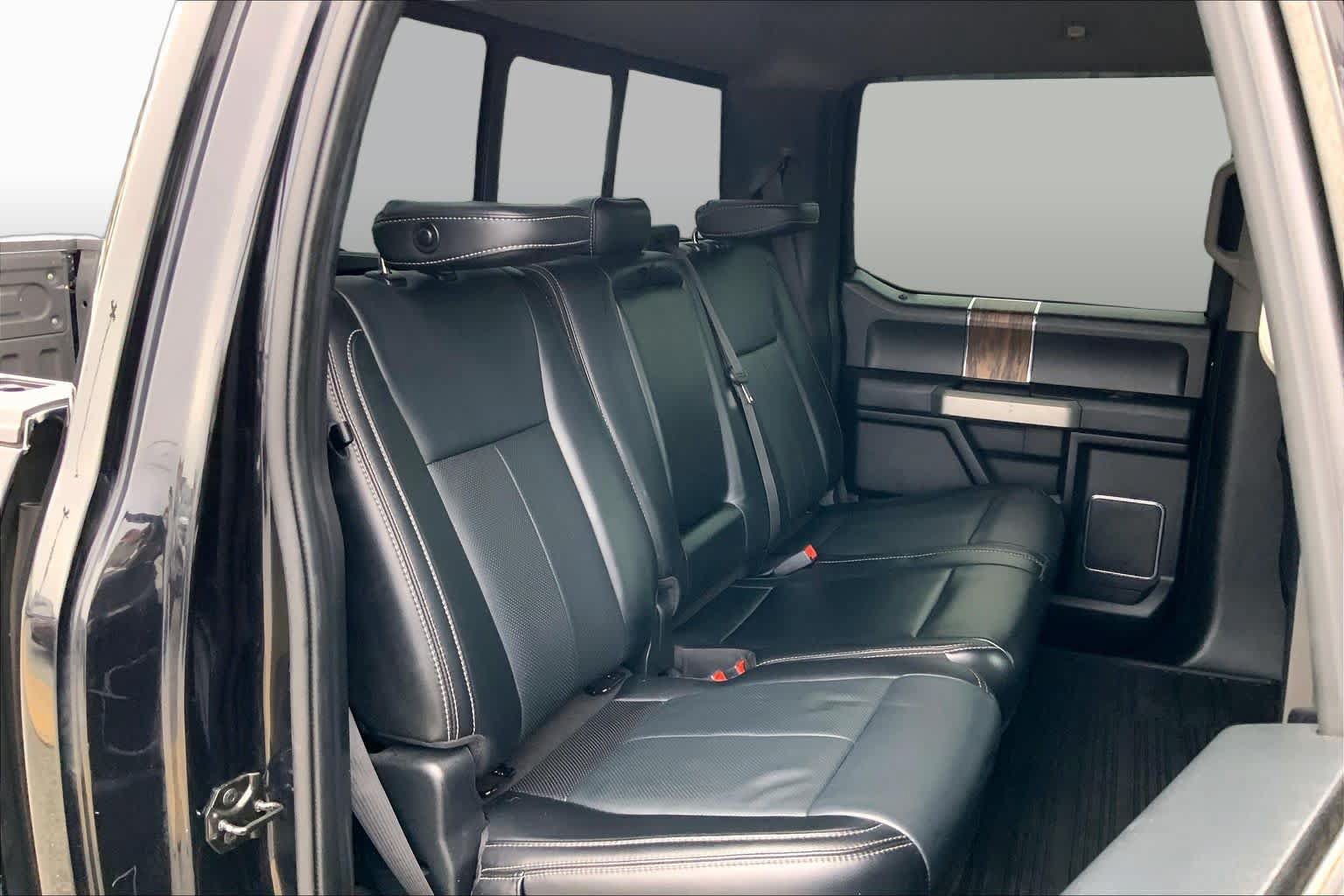 Used 2019 Ford F150 Lariat w/ Equipment Group 502A Luxury AWD/4WD image 18