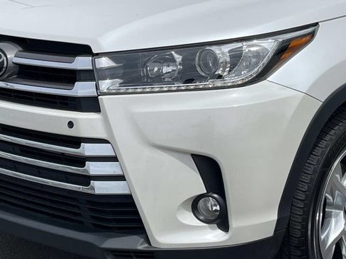 Used 2018 Toyota Highlander Limited w/ Protection Package #3 AWD/4WD image 9