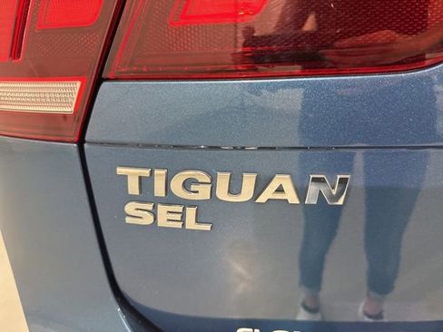 Used 2018 Volkswagen Tiguan SEL FWD image 9