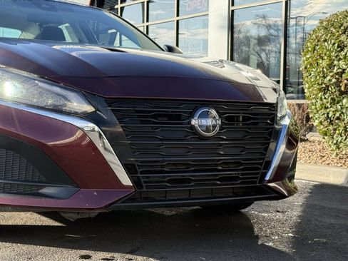 Used 2024 Nissan Altima 2.5 SV image 30