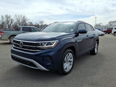Used 2022 Volkswagen Atlas Cross Sport SE w/ Panoramic Sunroof Package image 3