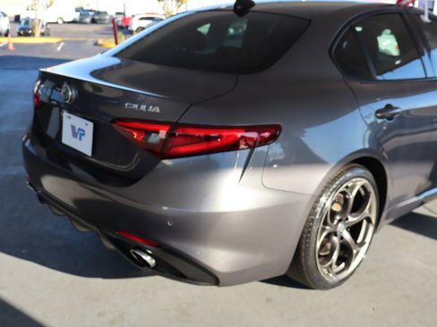 Used 2017 Alfa Romeo Giulia Ti w/ TI 19" Sport Package image 7