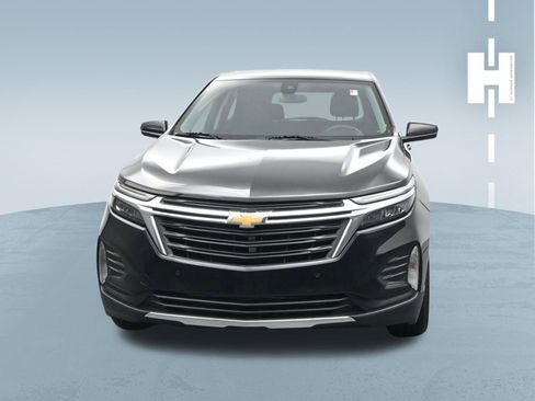Used 2023 Chevrolet Equinox LT image 2