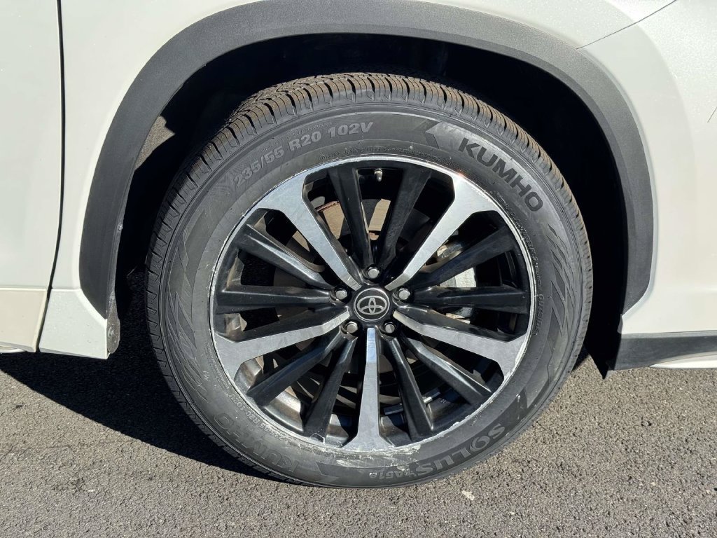 Used 2022 Toyota Highlander XSE AWD/4WD image 28