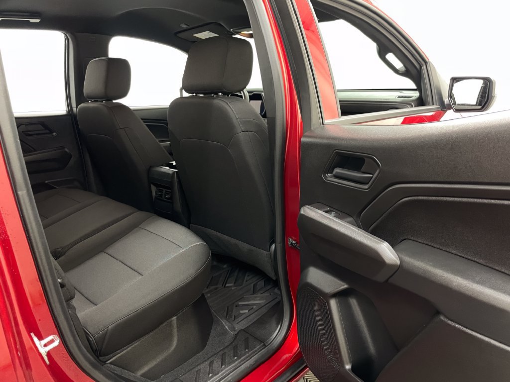 Certified 2025 Chevrolet Colorado W/T AWD/4WD image 41