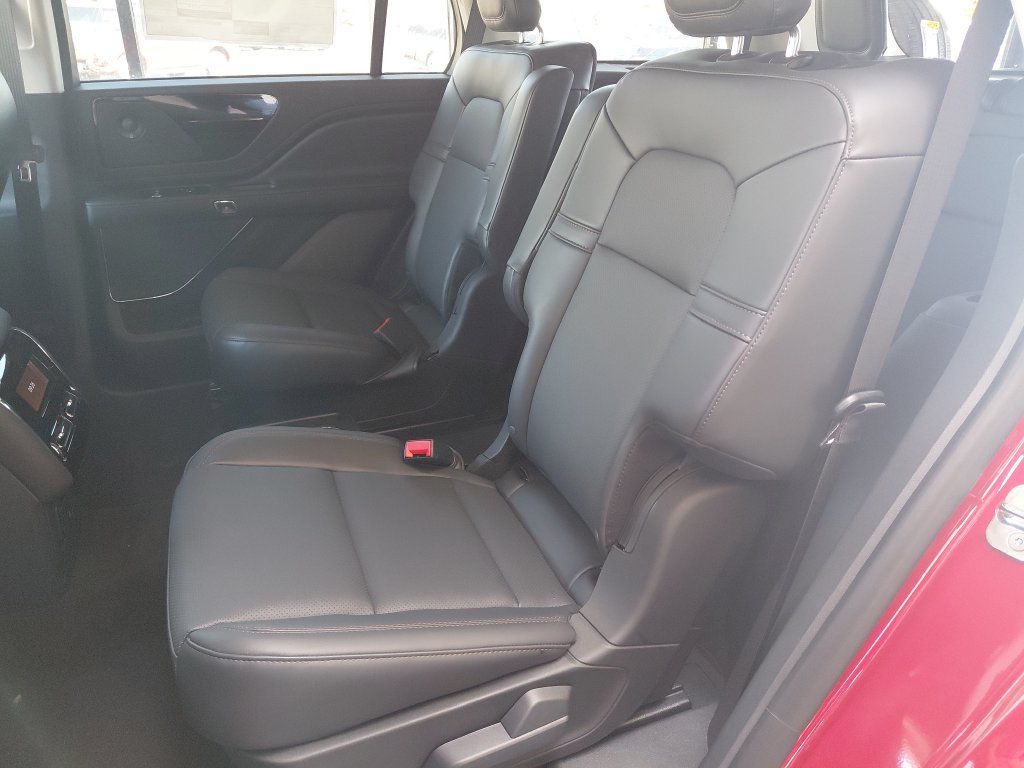 New 2026 Lincoln Aviator AWD image 25