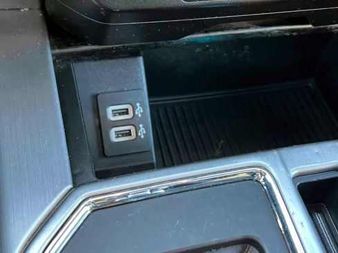 Used 2020 Ford F150 Platinum w/ Equipment Group 701A Luxury image 26