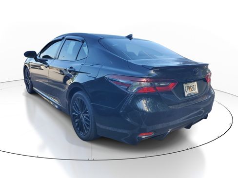 Used 2022 Toyota Camry SE FWD image 6