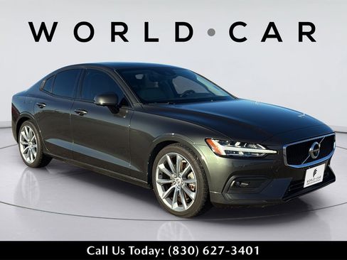 Used 2020 Volvo S60 T5 Momentum image 16