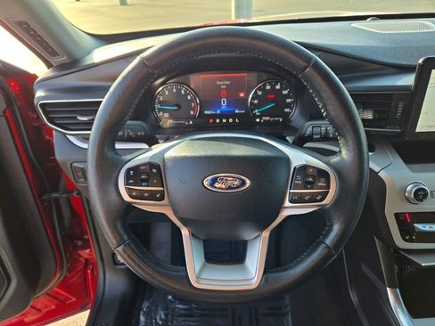 Used 2024 Ford Explorer XLT w/ Equipment Group 202A image 39