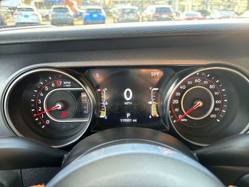 Certified 2021 Jeep Gladiator Mojave image 13