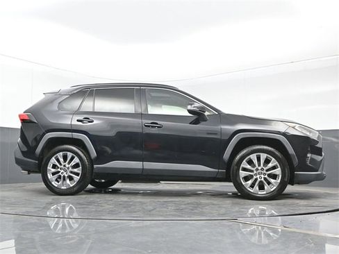 Used 2019 Toyota RAV4 XLE Premium w/ Cold Weather Package image 27