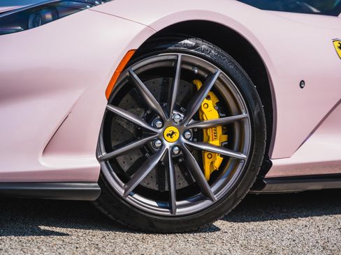Used 2021 Ferrari 812 GTS RWD image 6