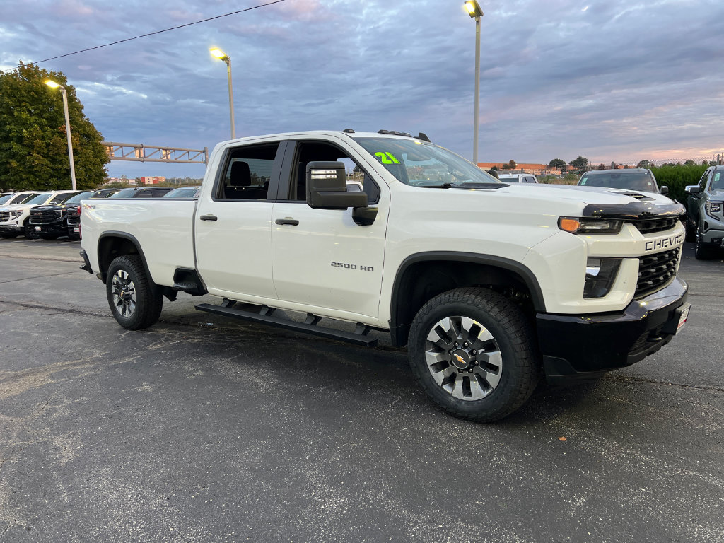Used 2021 Chevrolet Silverado 2500 Custom w/ Custom Value Package AWD/4WD image 4