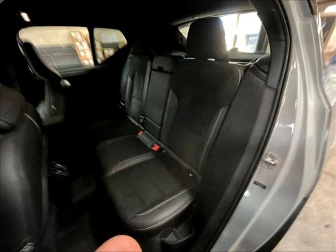 Used 2021 Volvo XC40 P8 Recharge image 27