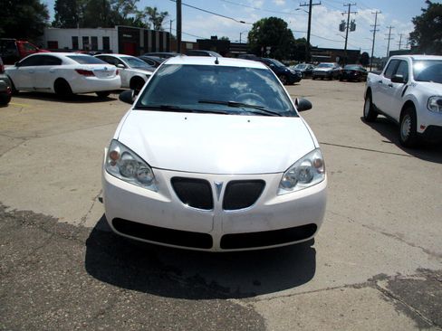 Used 2009 Pontiac G6 Sedan w/ Sport Package 2 image 3