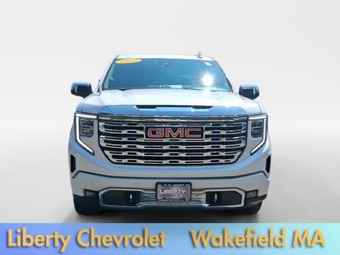 Used 2023 GMC Sierra 1500 Denali w/ Denali Reserve Package AWD/4WD image 2