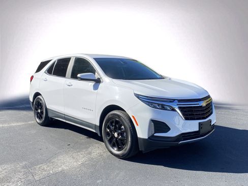 Used 2024 Chevrolet Equinox LT image 2