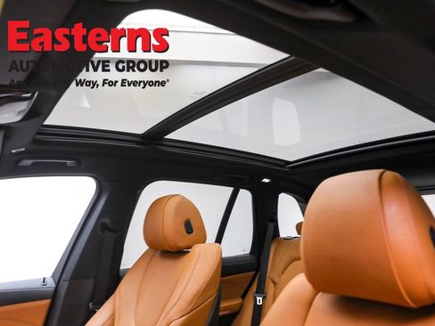 Used 2022 BMW X5 xDrive40i w/ Premium Package AWD/4WD image 39