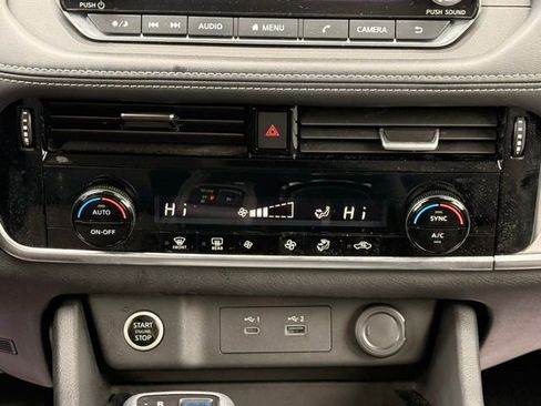 Certified 2021 Nissan Rogue SV image 28