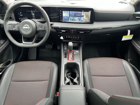 New 2025 Nissan Kicks SR image 2