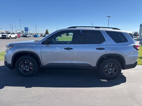 New 2025 Honda Pilot TrailSport image 3