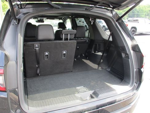 Used 2025 Honda Pilot TrailSport image 10