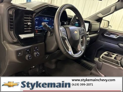 Used 2024 Chevrolet Silverado 1500 LT image 40
