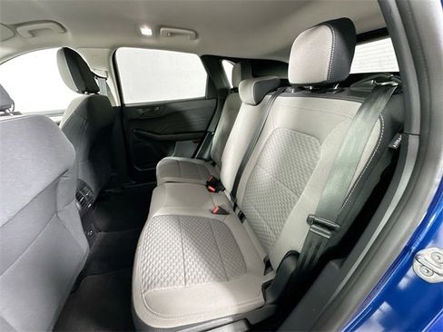 Used 2022 Ford Escape SE image 21