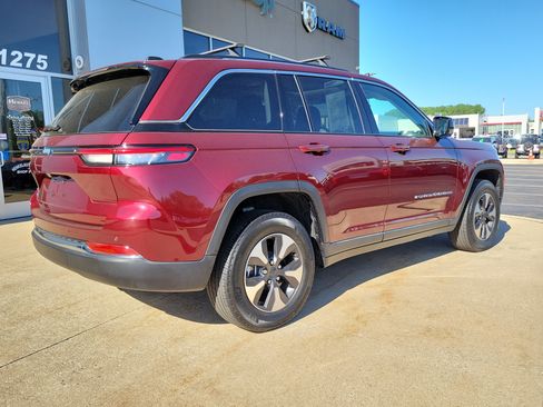 Used 2022 Jeep Grand Cherokee Limited 4xe AWD/4WD image 4