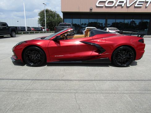 Used 2024 Chevrolet Corvette Stingray Premium Conv w/ Z51 Performance Package RWD image 8