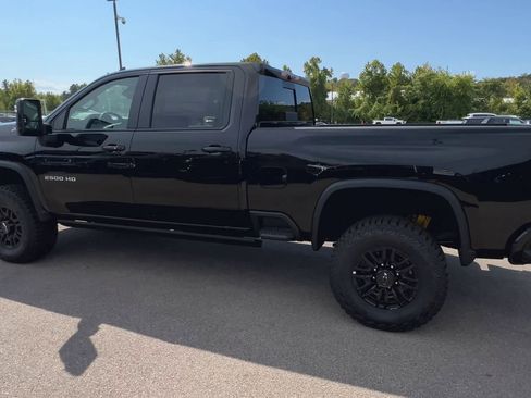 New 2025 Chevrolet Silverado 2500 ZR2 w/ Technology Package image 42