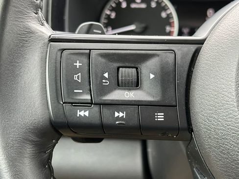 Used 2024 Nissan Pathfinder SV AWD/4WD image 20