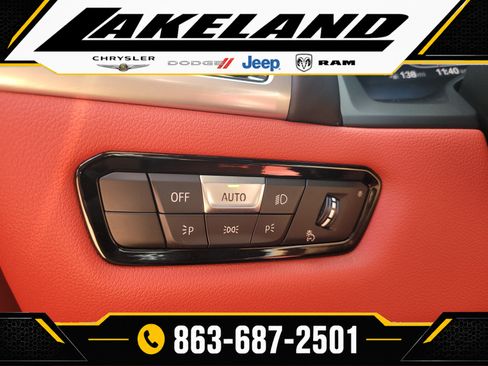 Used 2025 BMW 840i Convertible w/ M Sport Professional Package RWD image 30