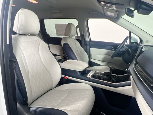 New 2026 Kia Carnival EX FWD image 31