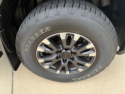 Used 2021 Nissan Titan PRO-4X w/ Pro-4x Utility Package image 9