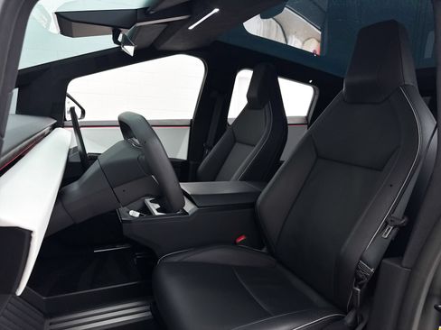 Used 2024 Tesla Cybertruck AWD Crew Cab image 21