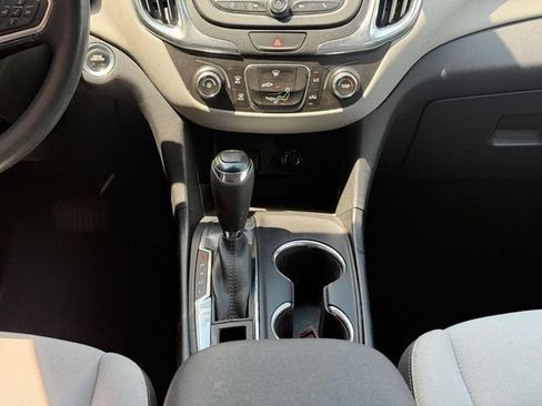 Used 2018 Chevrolet Equinox LS FWD image 14