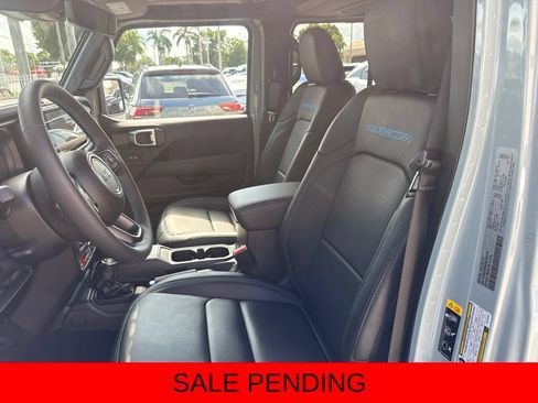 Used 2024 Jeep Wrangler Unlimited Rubicon 4xe AWD/4WD image 17