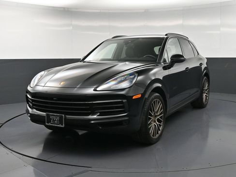 Certified 2023 Porsche Cayenne S Platinum AWD/4WD image 1