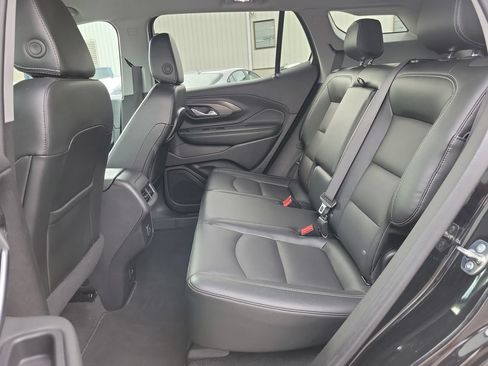 Used 2024 GMC Terrain SLT AWD/4WD image 15