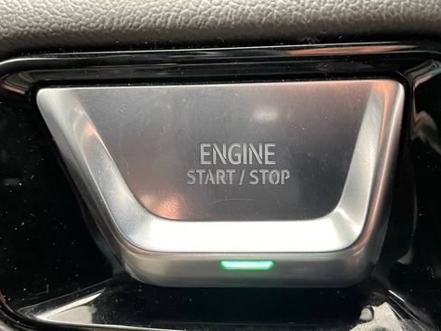 Used 2025 GMC Yukon Denali AWD/4WD image 34