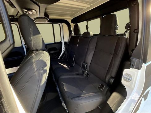 Certified 2022 Jeep Gladiator Sport image 20