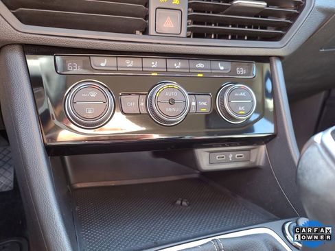 Used 2022 Volkswagen Jetta SE image 21