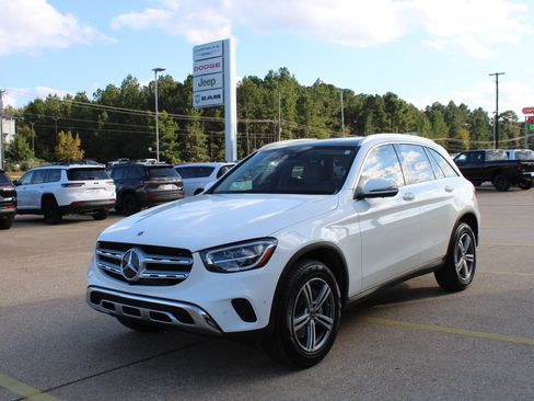 Used 2022 Mercedes-Benz GLC 300 image 1