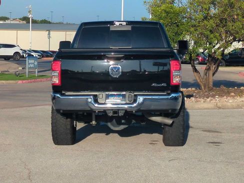 Used 2024 RAM 3500 Tradesman w/ Chrome Appearance Group AWD/4WD image 7