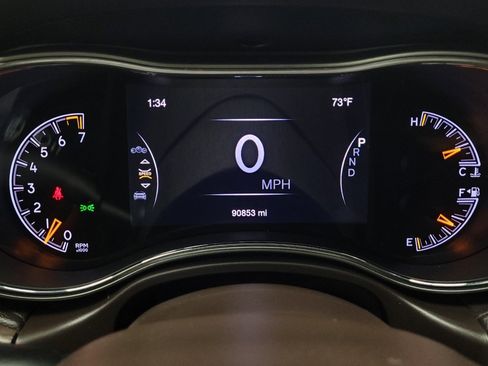 Used 2016 Jeep Grand Cherokee Overland w/ Advanced Technology Group AWD/4WD image 23